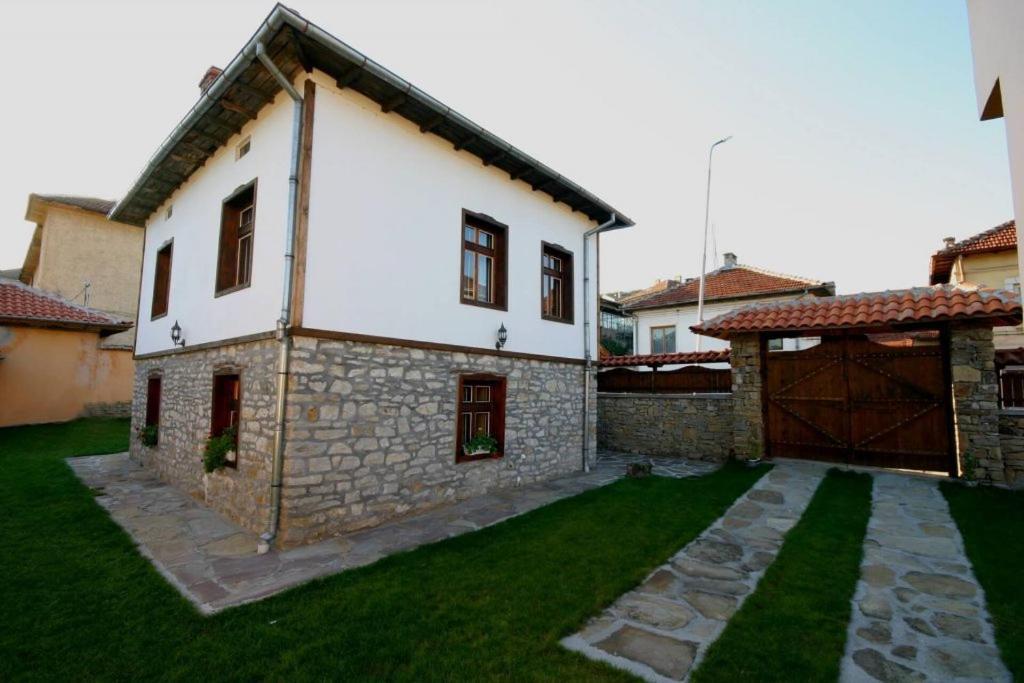 Private 4Br-2Ba Guest House Dryanovo With Pool And Free Parking Exteriör bild