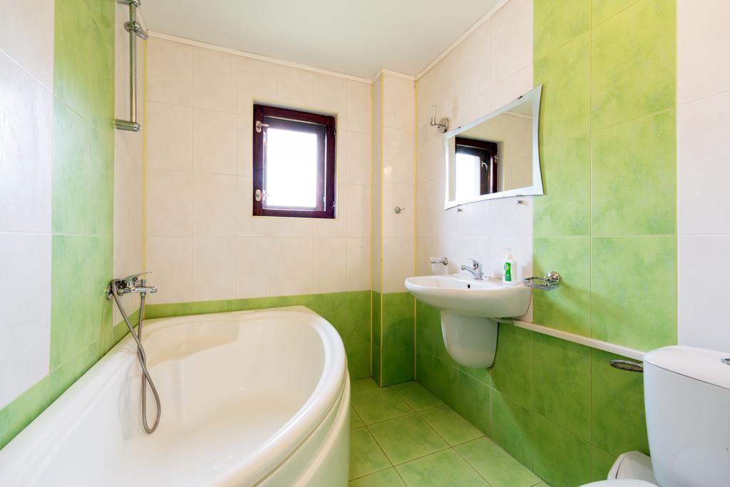 Private 4Br-2Ba Guest House Dryanovo With Pool And Free Parking Exteriör bild
