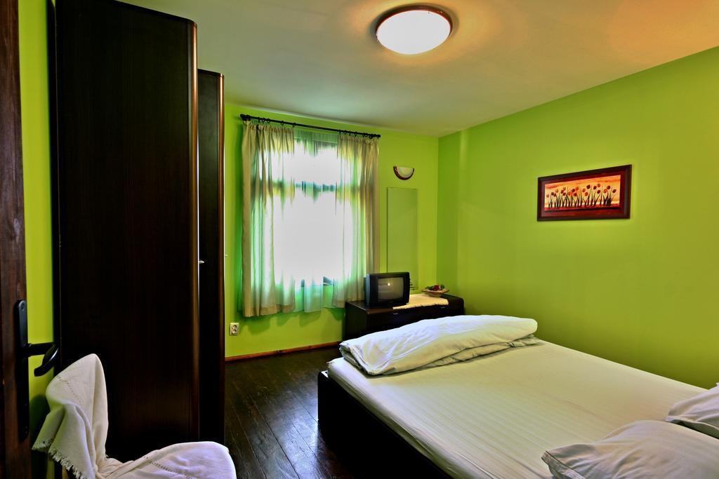 Private 4Br-2Ba Guest House Dryanovo With Pool And Free Parking Exteriör bild